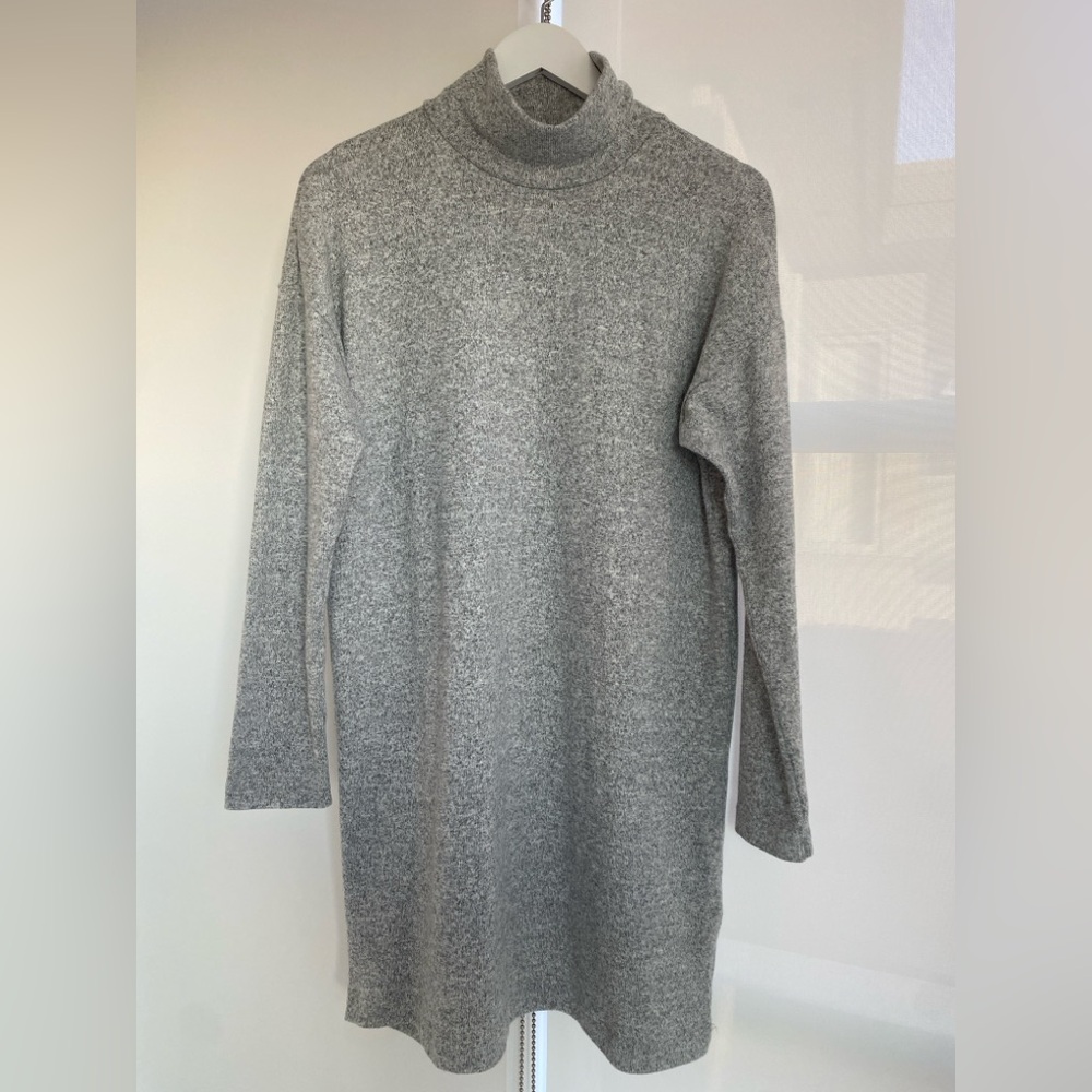 Uniqlo Soft Turtle Neck Light Grey Heather Sweater Dress